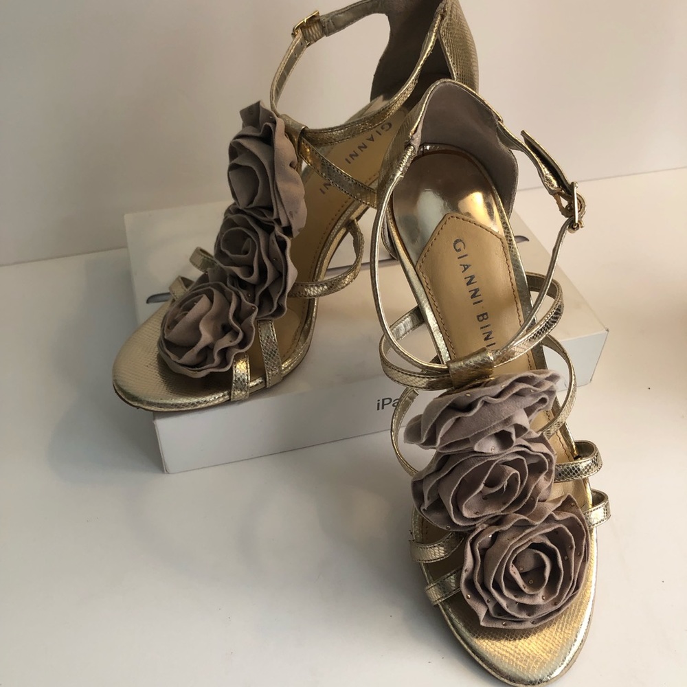 Gianni Bini - Women’s Hugh Heels Gold - 8.5